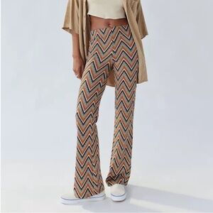 Urban Outfitters UO Bryn Pull-On Flare Pant Orange & Black Zigzag Size Small